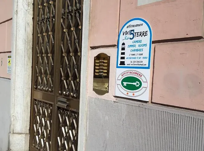 Vivi 5 Terre Гостевой дом Специя