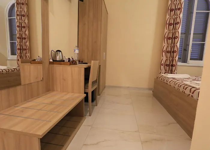 Vivi 5 Terre 4* Специя