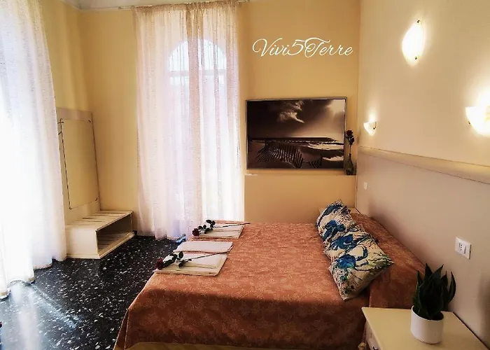 Гостьовий будинок Vivi 5 Terre 4*